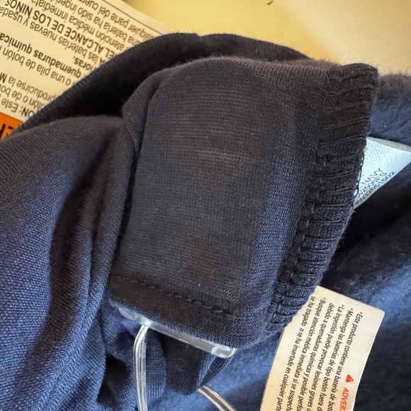 Disney Winnie the Pooh Navy Holiday Light-up Sweatshirt NWT - Picture 9 of 10